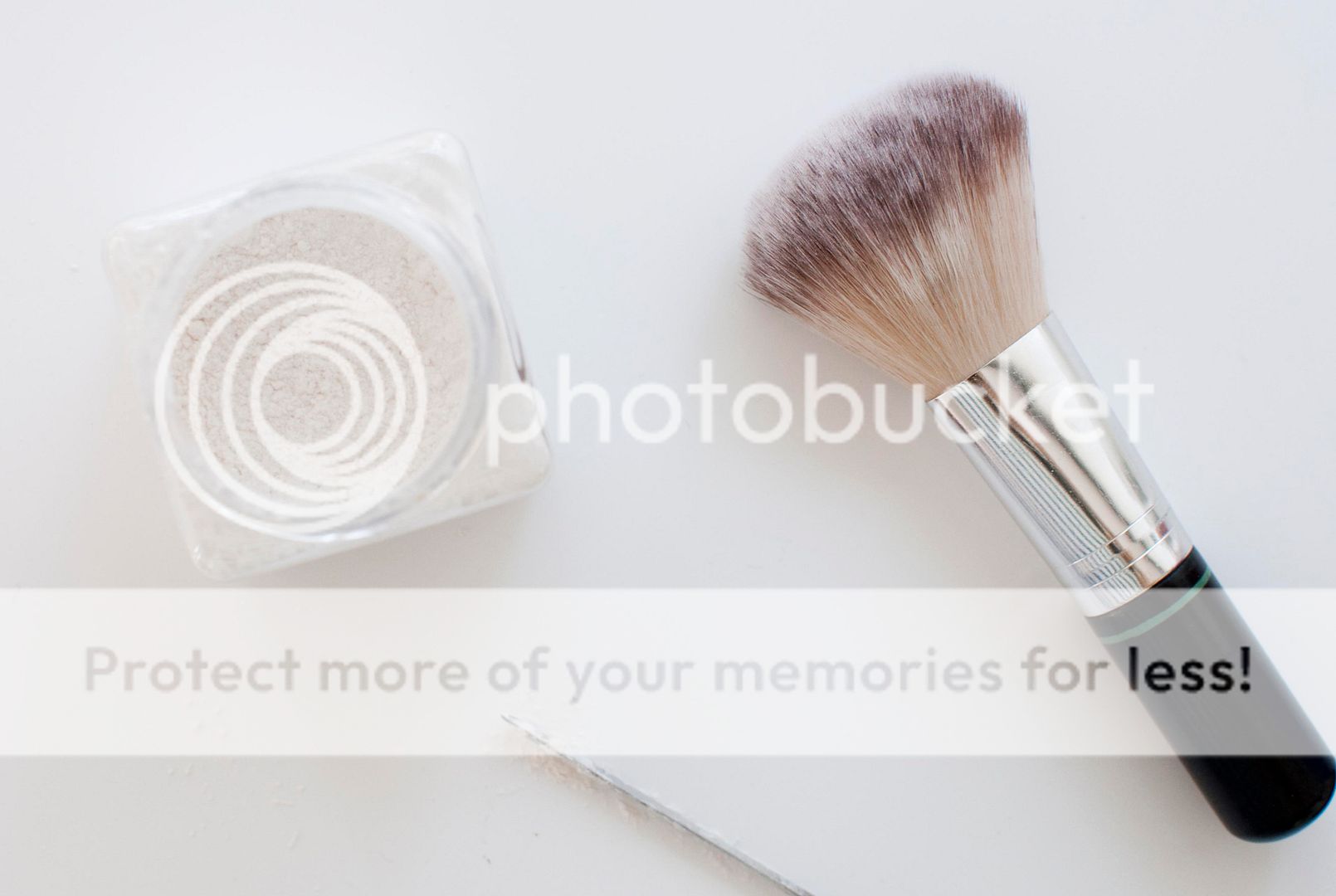 DIY POWDER DEODORANT • ZOLEA